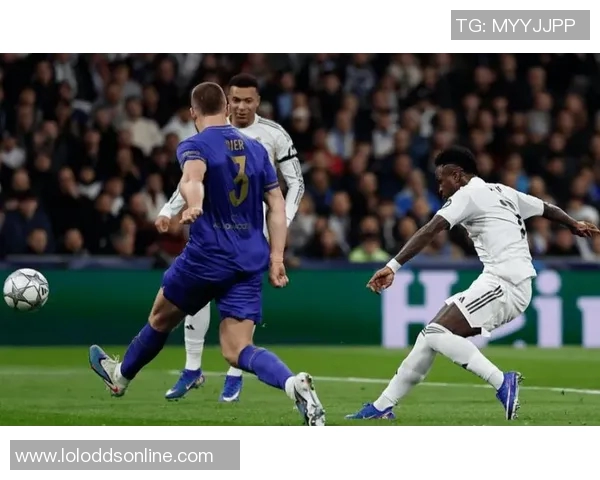 友谊赛精彩回顾皇马三球完胜曼联乌龙球引发争议与热议 友谊赛精彩回顾皇马三球完胜曼联乌龙球引发争议与热议