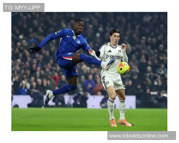 英超激战切尔西大胜尤文红牌争议引发全场热议与点评 英超激战切尔西大胜尤文红牌争议引发全场热议与点评