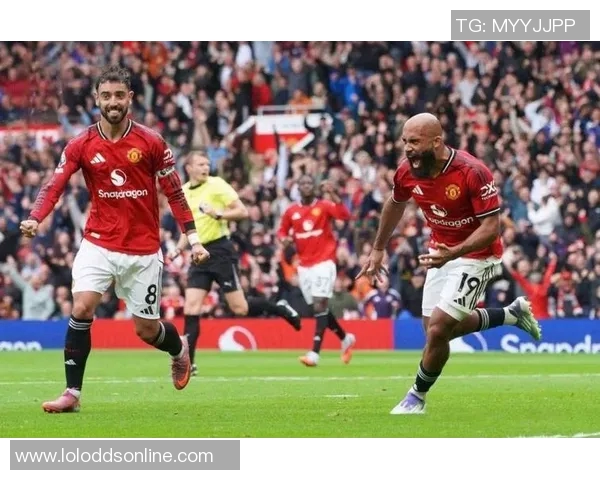 欧联杯焦点战曼联与曼城激战成平局精彩瞬间引发全场热烈反响 欧联杯焦点战曼联与曼城激战成平局精彩瞬间引发全场热烈反响