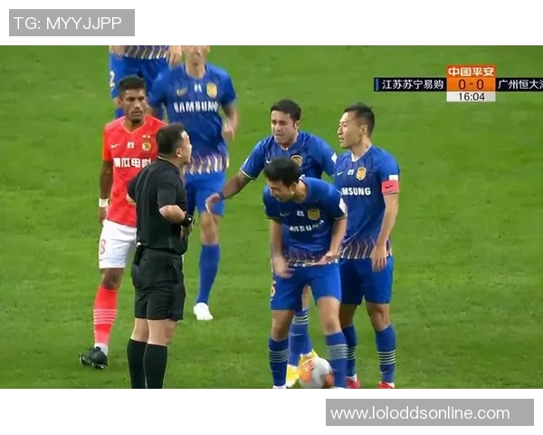 中超激战本菲卡逆转莱比锡争议判罚引发全场热议与球迷愤怒